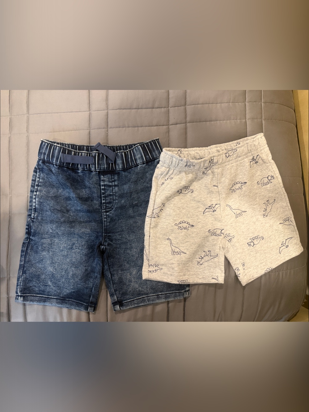 Brand new Kids 2-Pack Pull-On Shorts - Denim Blue & Heather Gray Dinosaur size 5